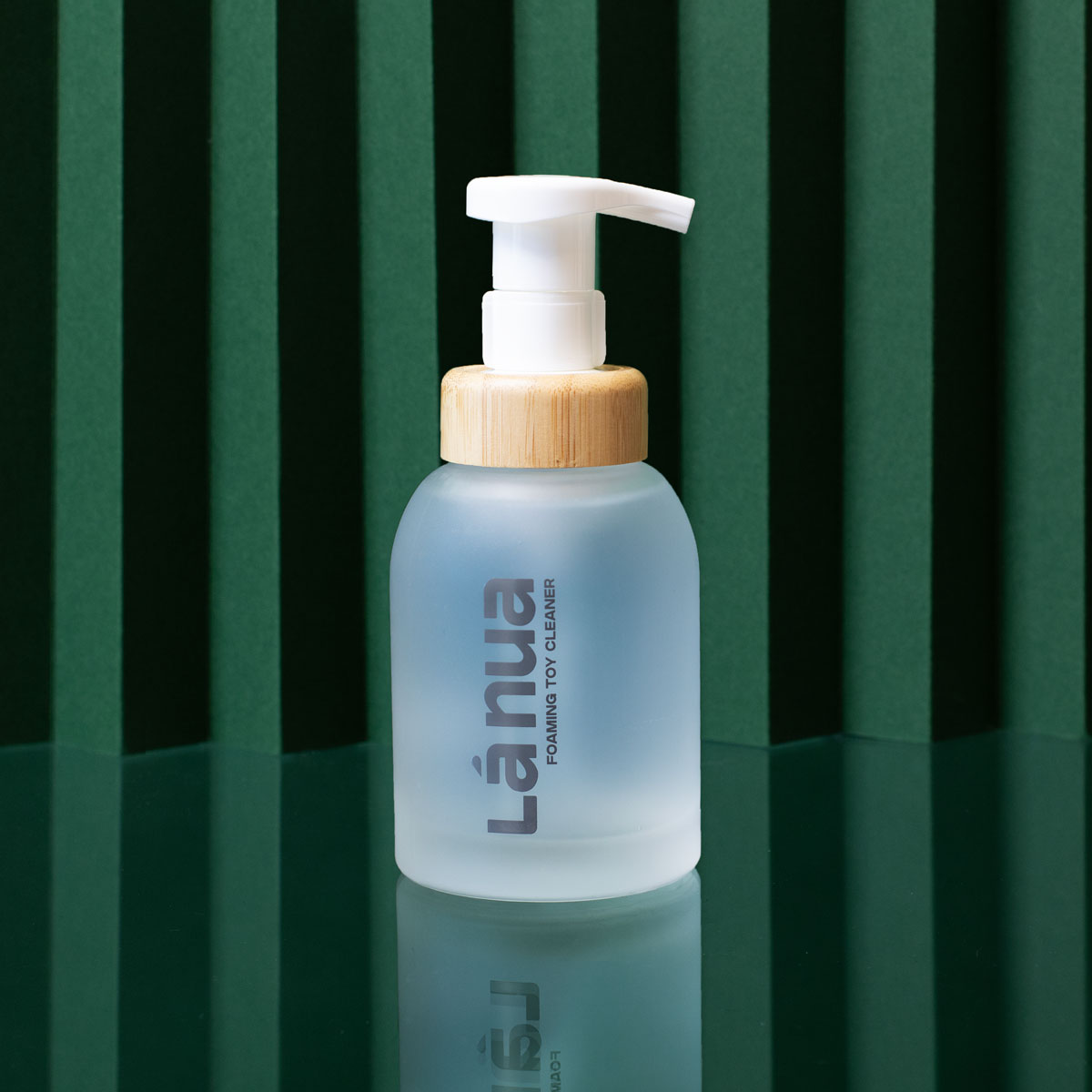 La Nua Foaming Toy Cleaner