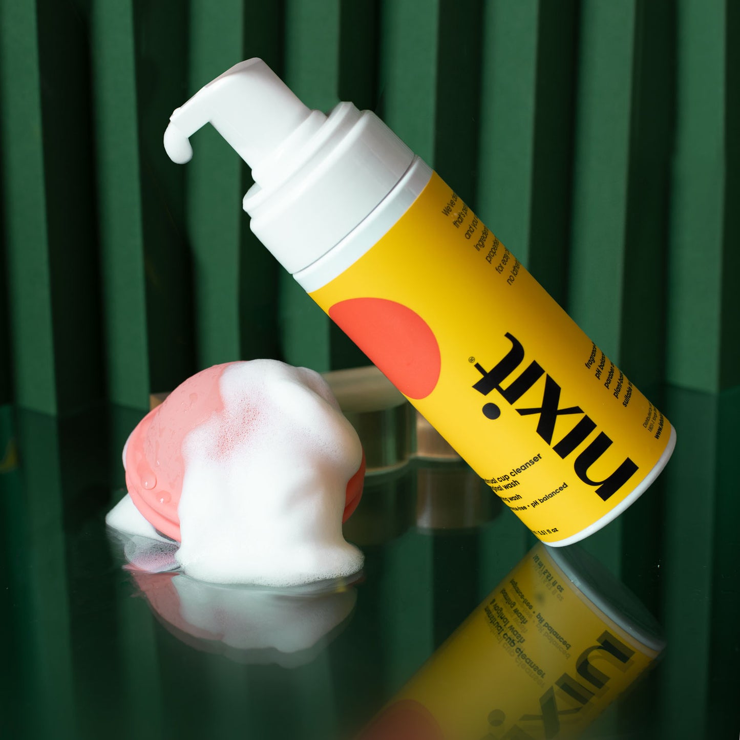 nixit mensrtual cup wash foam with nixit cup