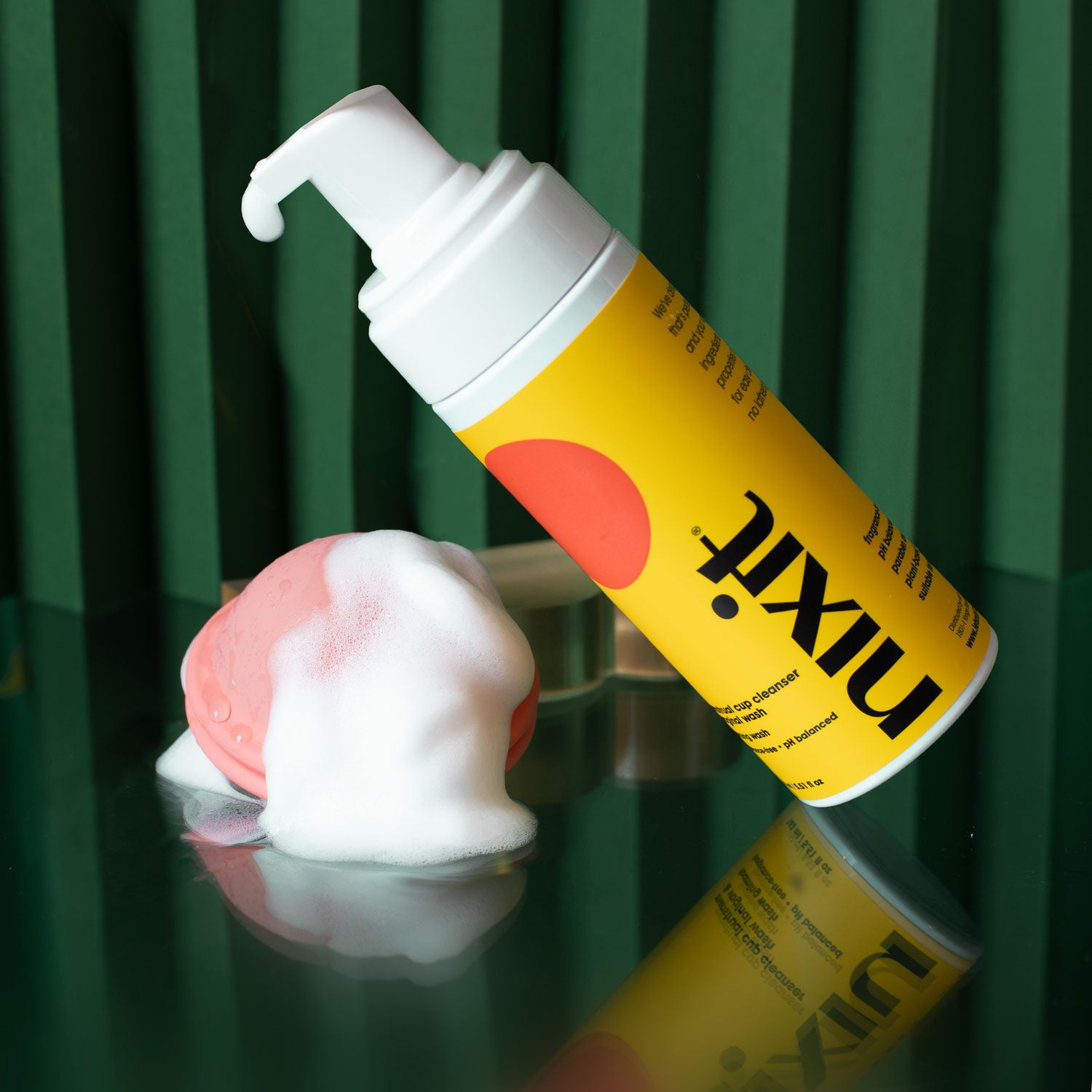 nixit mensrtual cup wash foam with nixit cup