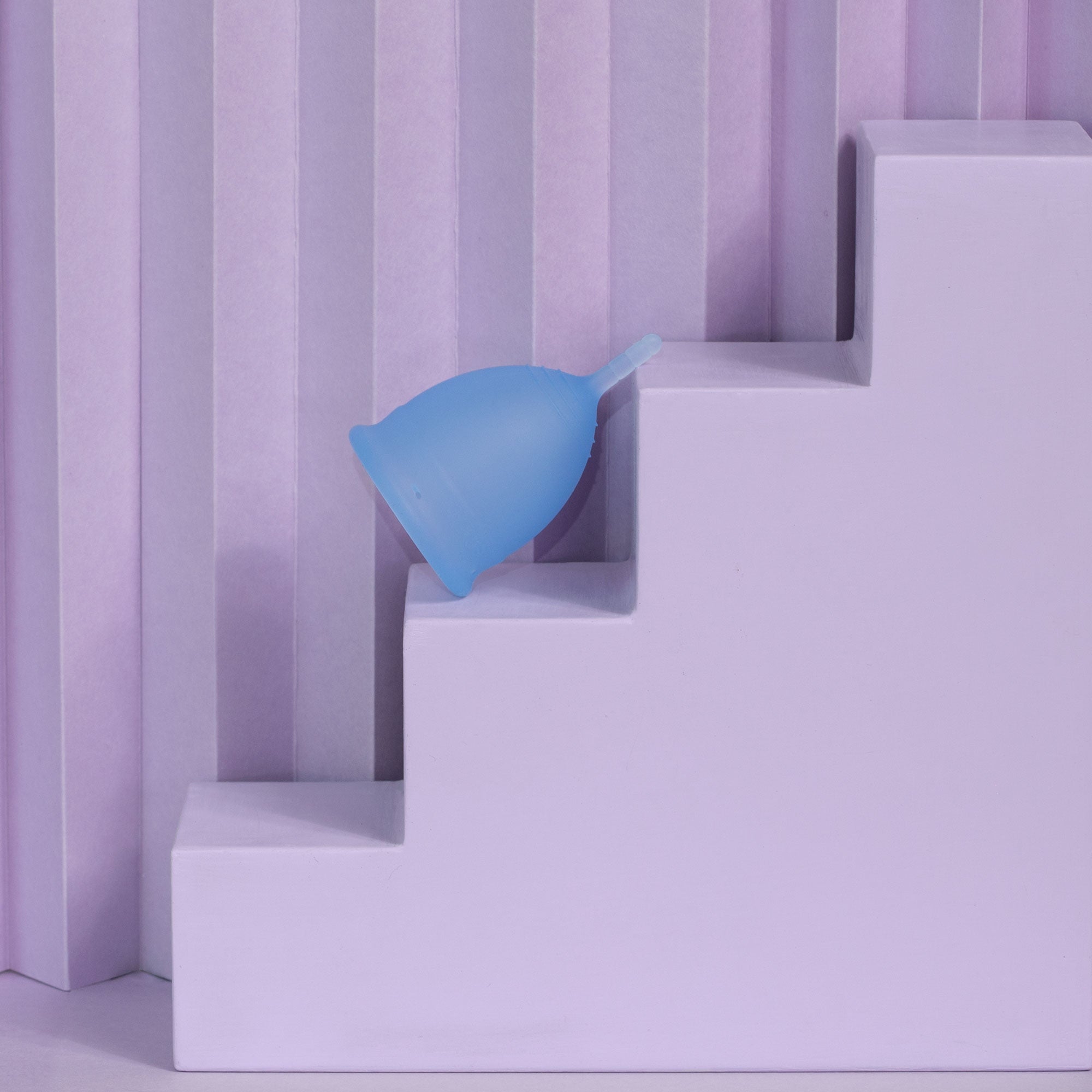 Saalt blue in small on steps